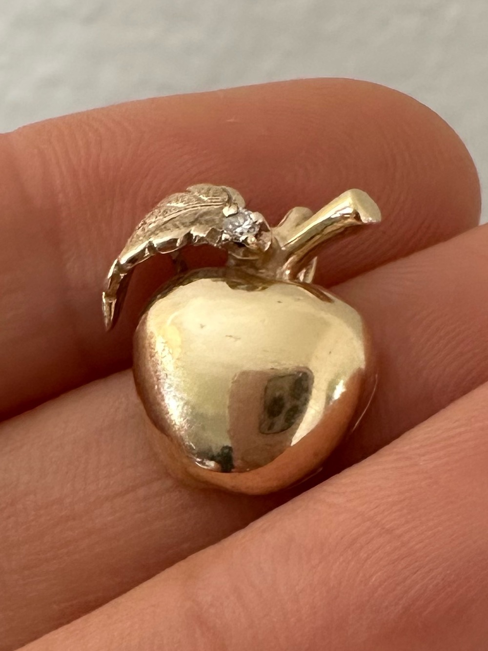 14k Solid Yellow Gold Apple Pendant Charm Natural Diamond Accent Stamped 0.5"